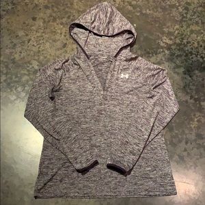 Women’s UA log sleeve performance top